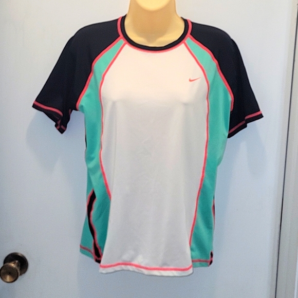 NIKE SHORT SLEEVE RASH GUARD WOMEN'S SWIM SHIRT SURF SWIMWEAR UPF 40+ SZ L - Picture 1 of 2
